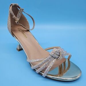 Forever Link Women's Glittering Silver Heels